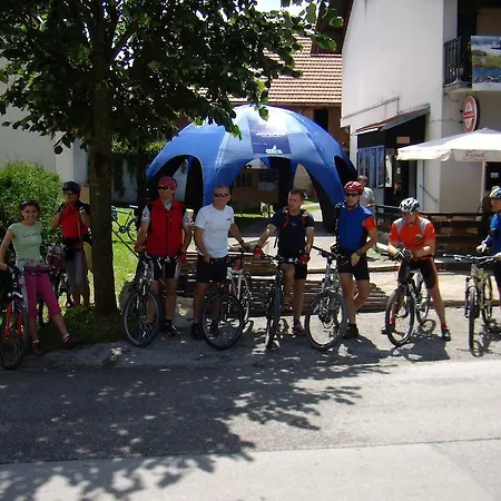 아파트 Sume Pjevaju 므르코팔리