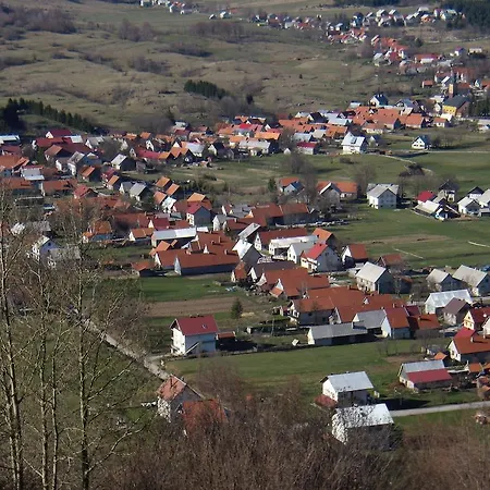 Sume Pjevaju 아파트 므르코팔리